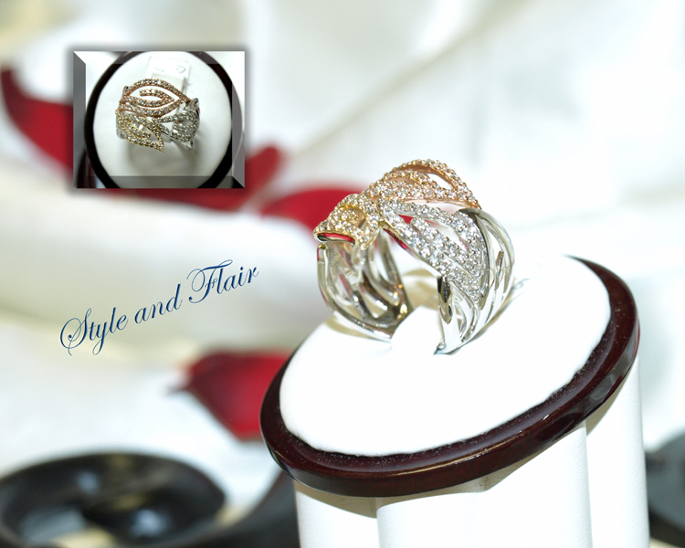 <b>Description: </b>14k tri color diamond ring - Call for pricing